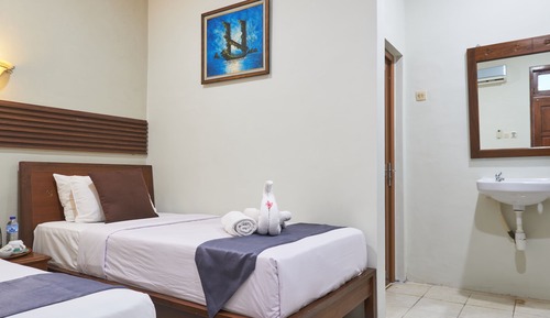 Standard Twin Room