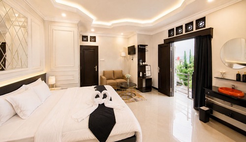 Executive Room, Lake View