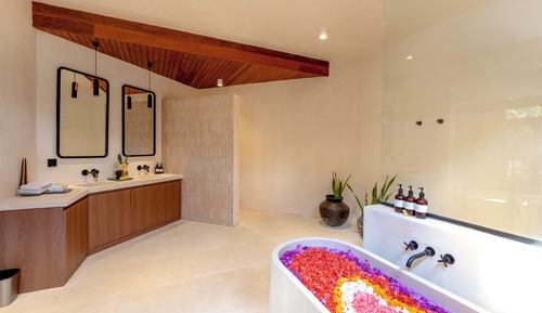 Luxury Villa, 4 Bedrooms, Private Pool, Garden View