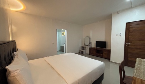 Family Duplex, Hill View