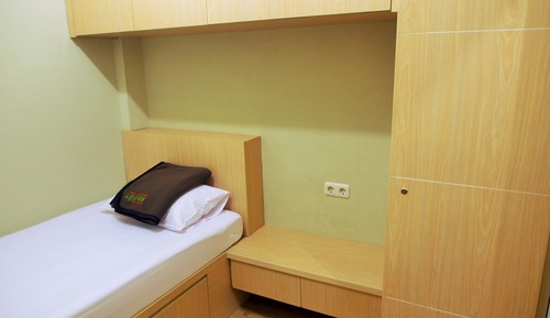 Single Room, Private Bathroom (Upper Ground Floor)