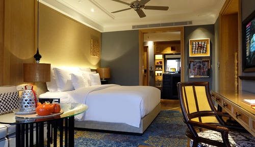 Standard Room, 1 King Bed, Garden View