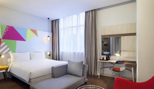 Deluxe Queen Room