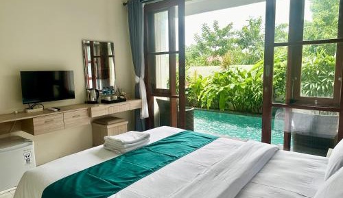 Double Room with Pool View
