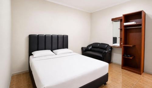Standard Queen Room