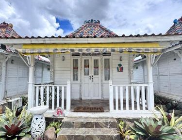 Deluxe Double Room (2 Adults + 1 Child)
