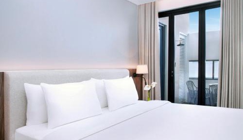 1-Bedroom Suites with Plunge Pool
