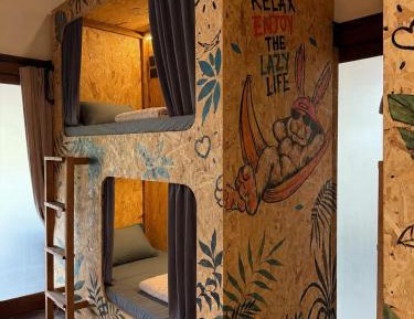 Bed in 10-Bed Mixed Dormitory Room