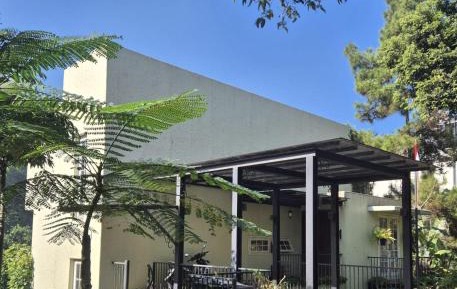 Villa with Garden View