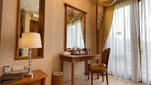 Deluxe King Room
