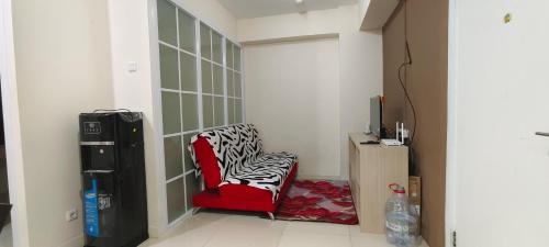 One-Bedroom Apartment with Balcony