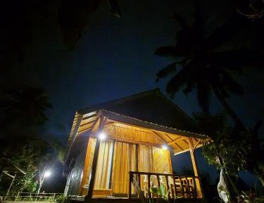 Bungalow with Patio