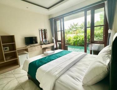 Double Room with Pool View
