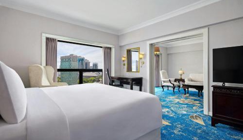 Pacific room King bed city view - Executive lounge access