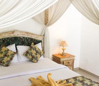 Queen Room with Pool View