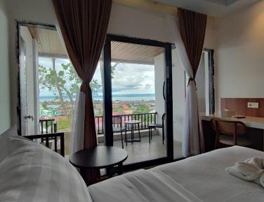 Deluxe Double Room with Balcony and Sea View