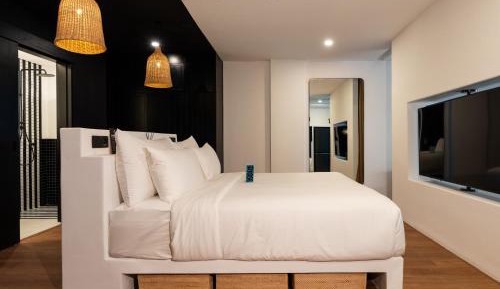 One Bedroom Deluxe Private Garden Suite
