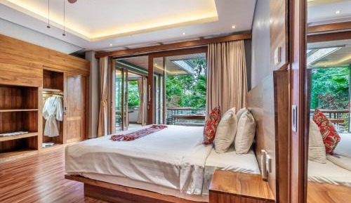 King Room with Balcony