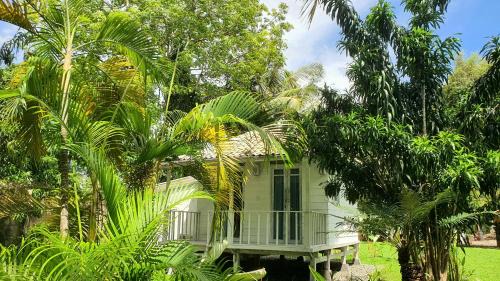 Bungalow with Garden View
