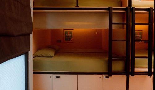 Bunk Bed in Mixed Dormitory Room