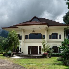Villa with Garden View