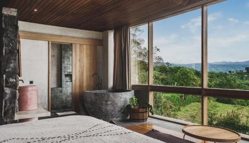 Suite Mountain View with Free Daily Two-Bottles Beer