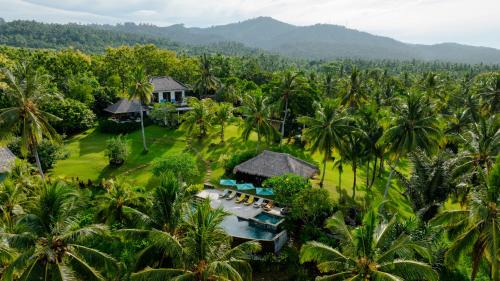 Five Bedroom Private Pool Villa with Tennis Court