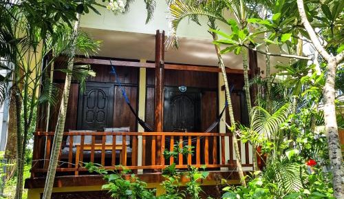 Bungalow with Garden View