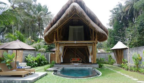 Villa with Garden View
