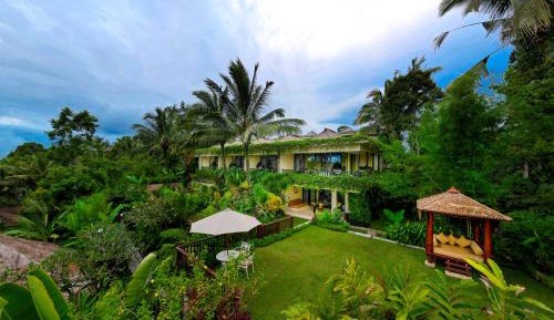 Presidential Royal Suite with Free Daily Sunset Yoga and Afternoon Tea