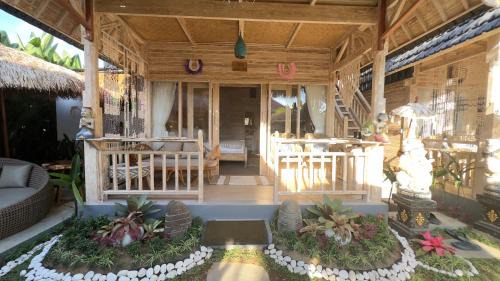 Deluxe Bungalow with Garden View