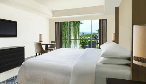 Guest Room Partial Ocean View, 1 King Bed (suitable for 2 adults & 2 children below 12 y.o. or 3 adults with Extra Bed) with FREE Kids & Family Activities