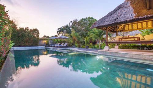 7 Bedrooms Villa with Beach Club Access, Private Chef and Right Next To Beach