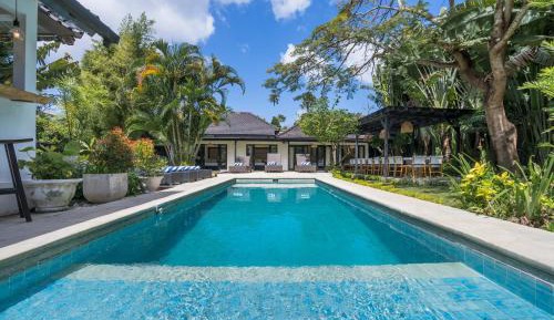 10 Bedrooms Villa with Private Chef & Airport Transfers