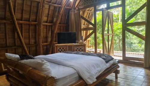 Queen Room with Balcony