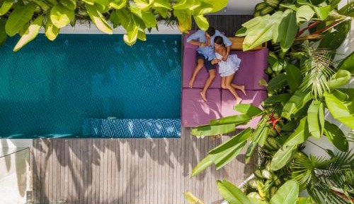 Three-Bedroom Villa with Private Pool and Bathtub