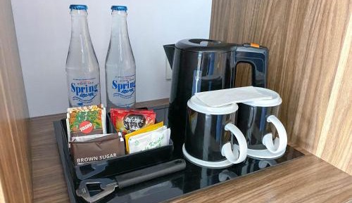 Standard Queen Room - Accessible with Free Breakfast