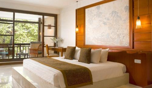 Embassy - Suite Room with Garden View
