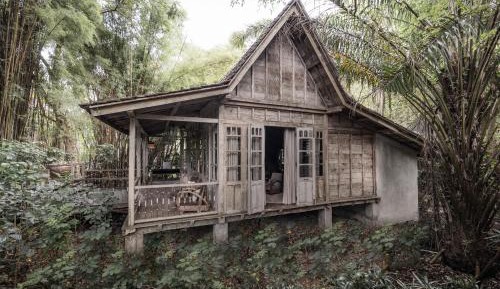 Vintage Teak House with Complimentary Afternoon Tea