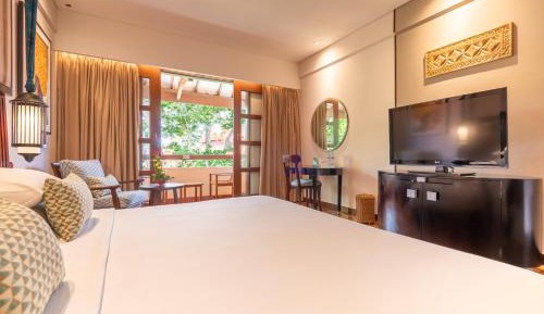 Deluxe Room with Extra Bed (3 Adults)