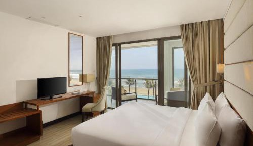 One-Bedroom Suite with Ocean View and Wellness Activity