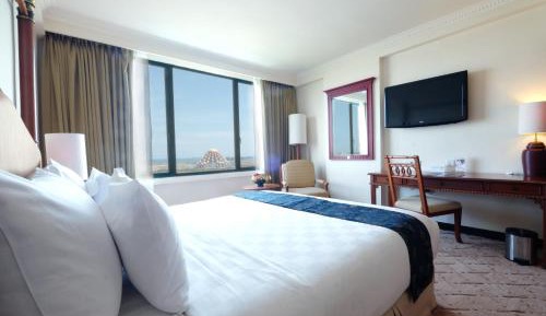 Aryaduta Suite Room