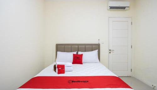 RedDoorz Double Room
