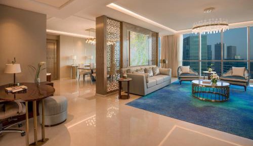 Ambassador King Suite with City View