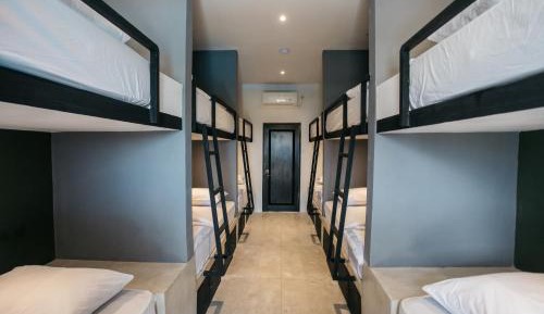 Bed in 12-Bed Mixed Dormitory Room