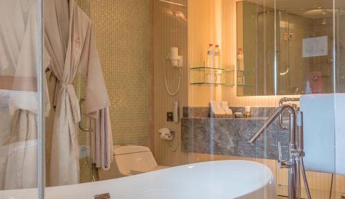 Deluxe Premium King Room with Pool Access & Outdoor Tub