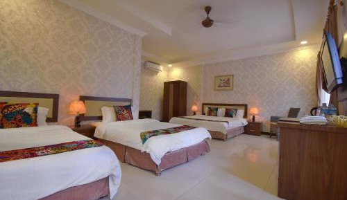 Deluxe Family Room