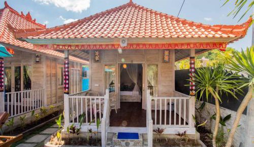 One-Bedroom Bungalow with Pool View
