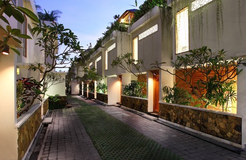 Petitenget Hotel | Villa Kayu Raja
