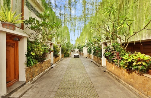 Petitenget Hotel | Villa Kayu Raja